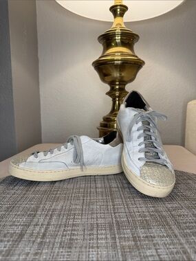 P448 White Sneakers with Toe Detail